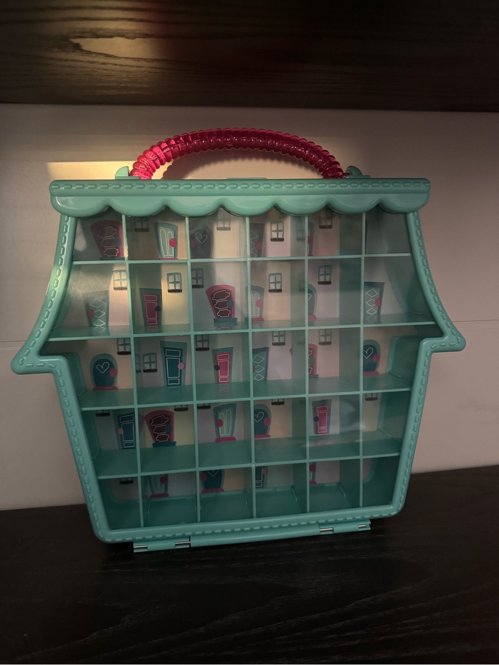 Disney Doorables Series 5 Blue Aqua/Teal Collector Display Case